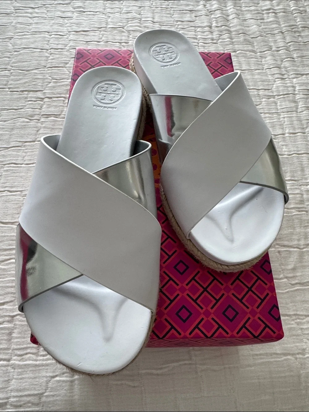 Tory Burch Monterey 2 Tone Espadrille Slide - White/Silver, Size 8